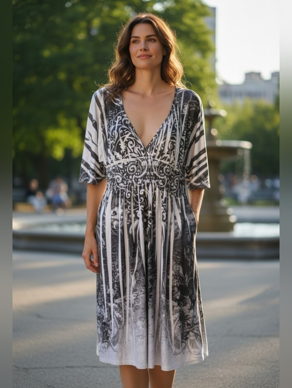 Silky Soft Black and White Dress Swirl Pattern Short Flutter Sleeves Sz.M/L